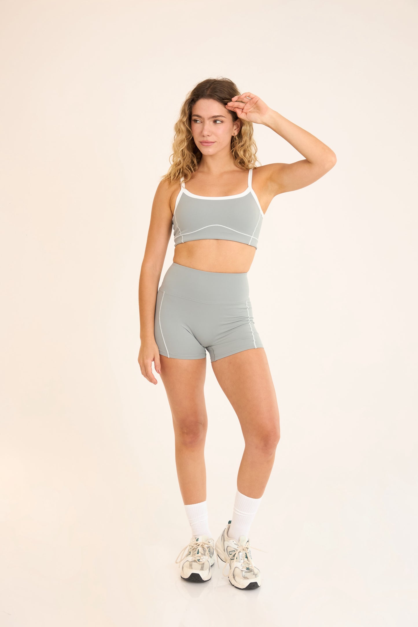Leia Short 3" - Silver