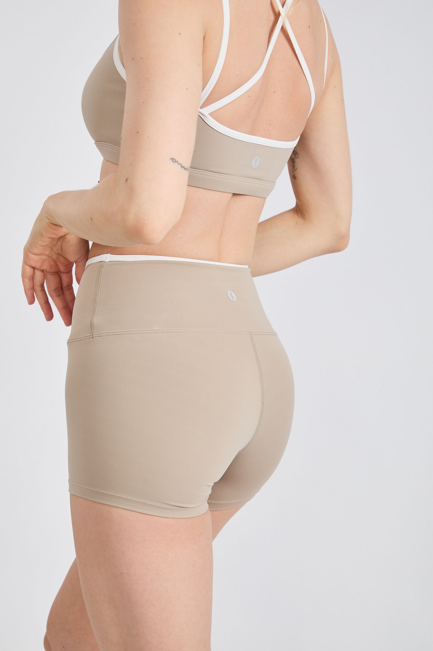 Short Lua 4" - Tan