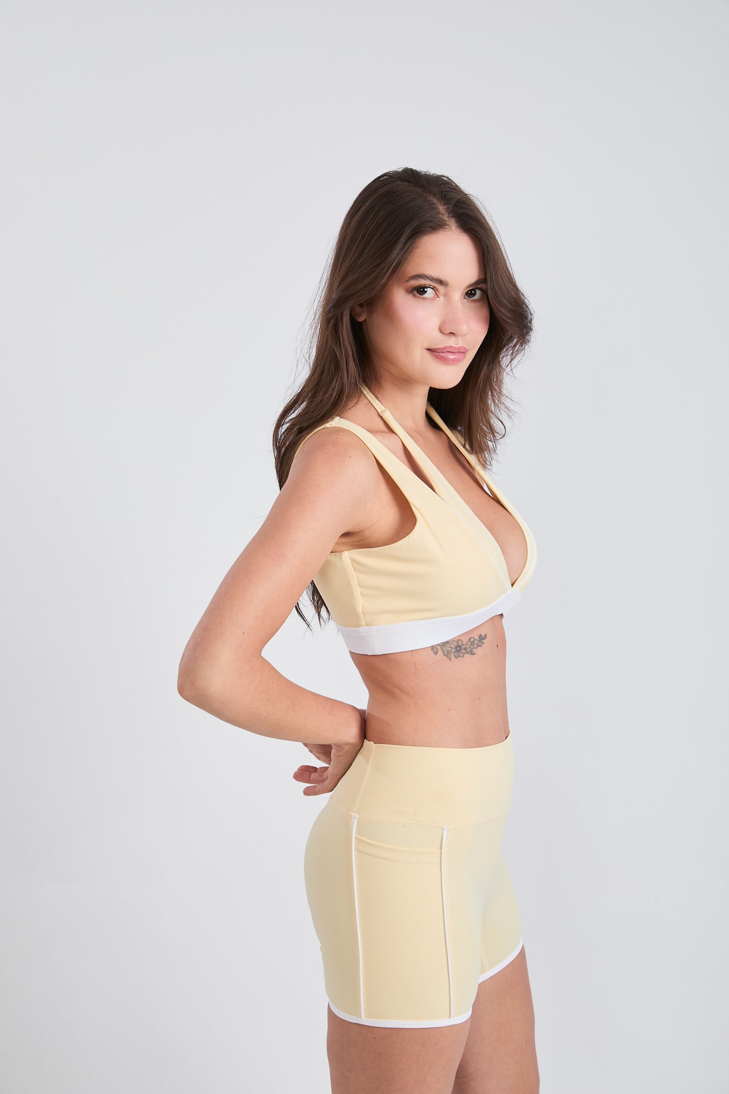 Short Kaia 4" - Butter Yellow