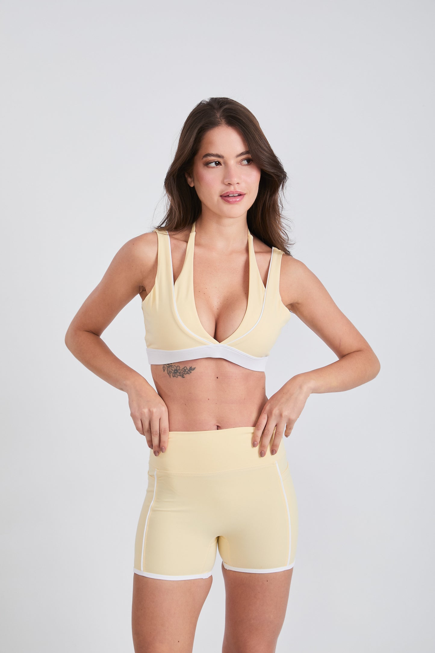 Short Kaia 4" - Butter Yellow