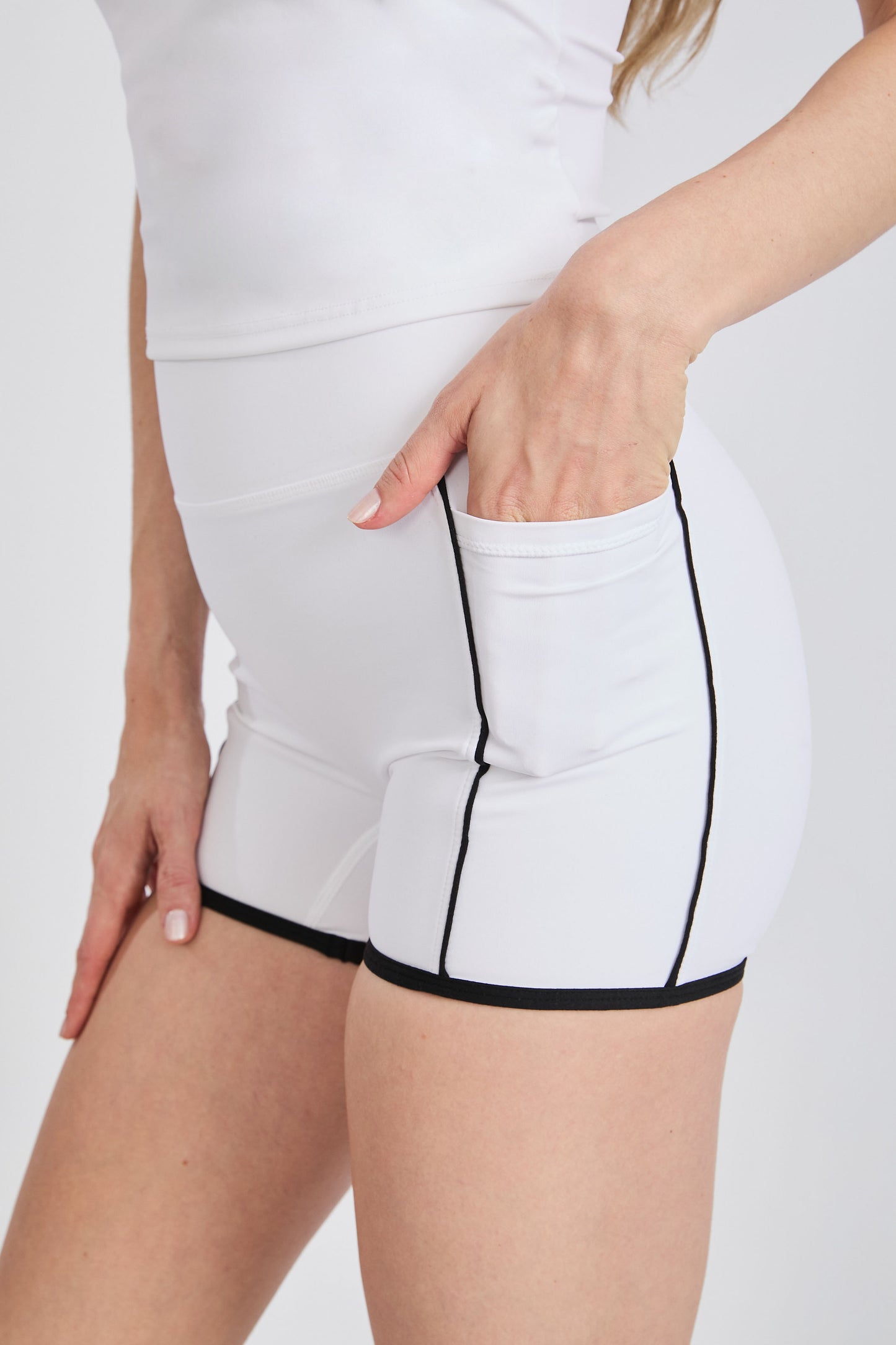 Short Kaia 4" - White